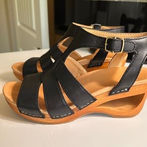 Dansko Tamia wedge sandal. Only used twice size 39